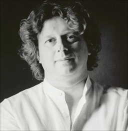 Peter F. Hamilton